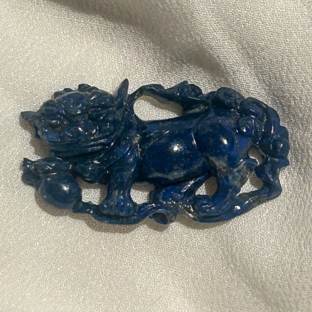 🇨🇳HAND-CARVED Chinese Lapis Lazuli Pixiou Foo Dog Amulet